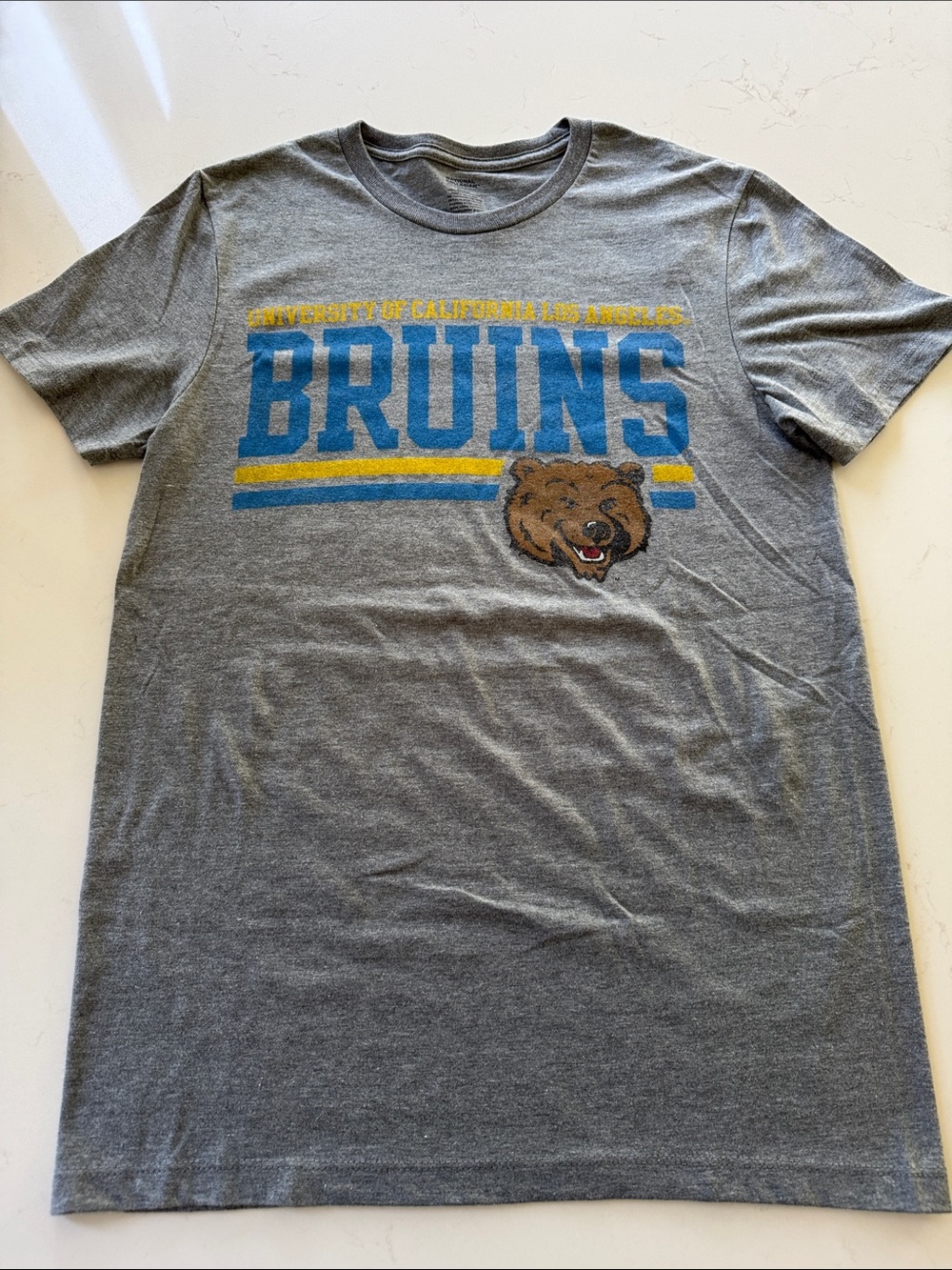 UCLA Bruins Gray T-Shirt with Blue & Gold Logo Size: Small